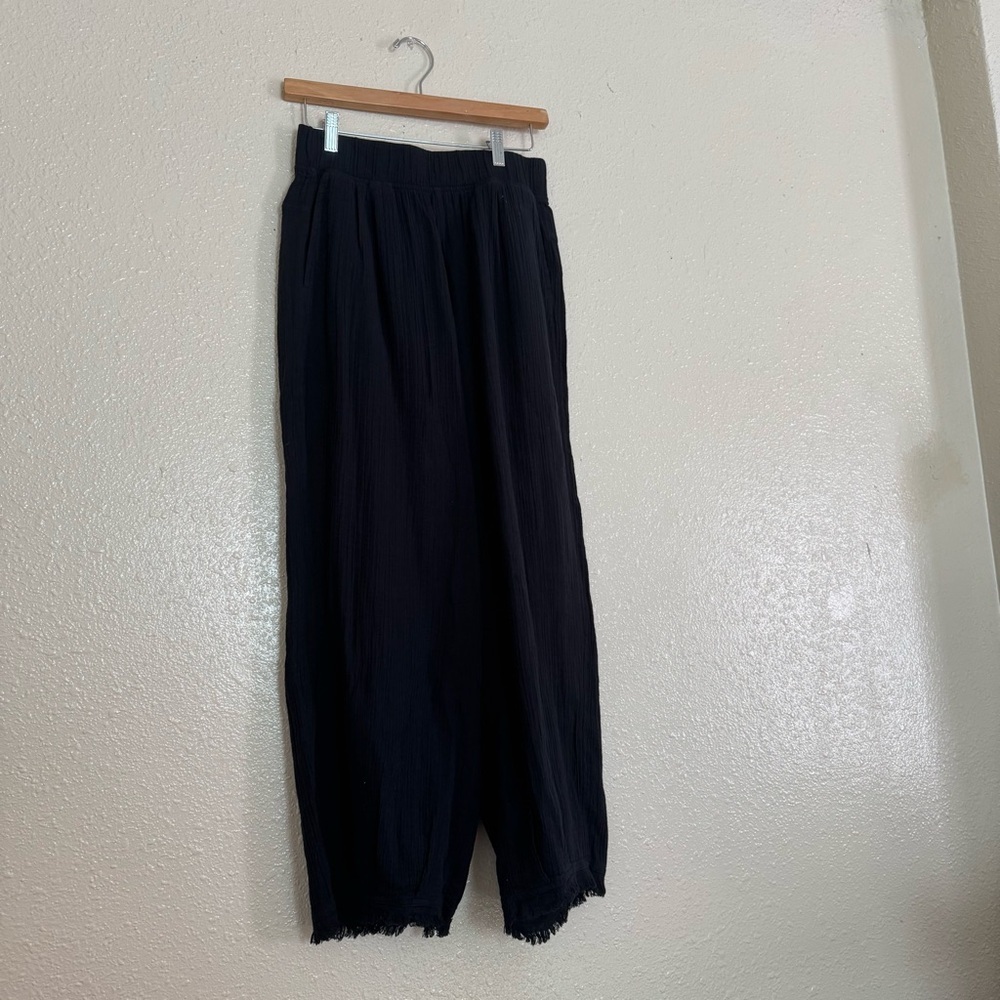 Prana Hideaway Pants in Black Beach Swim Cover - Picture 10 of 11